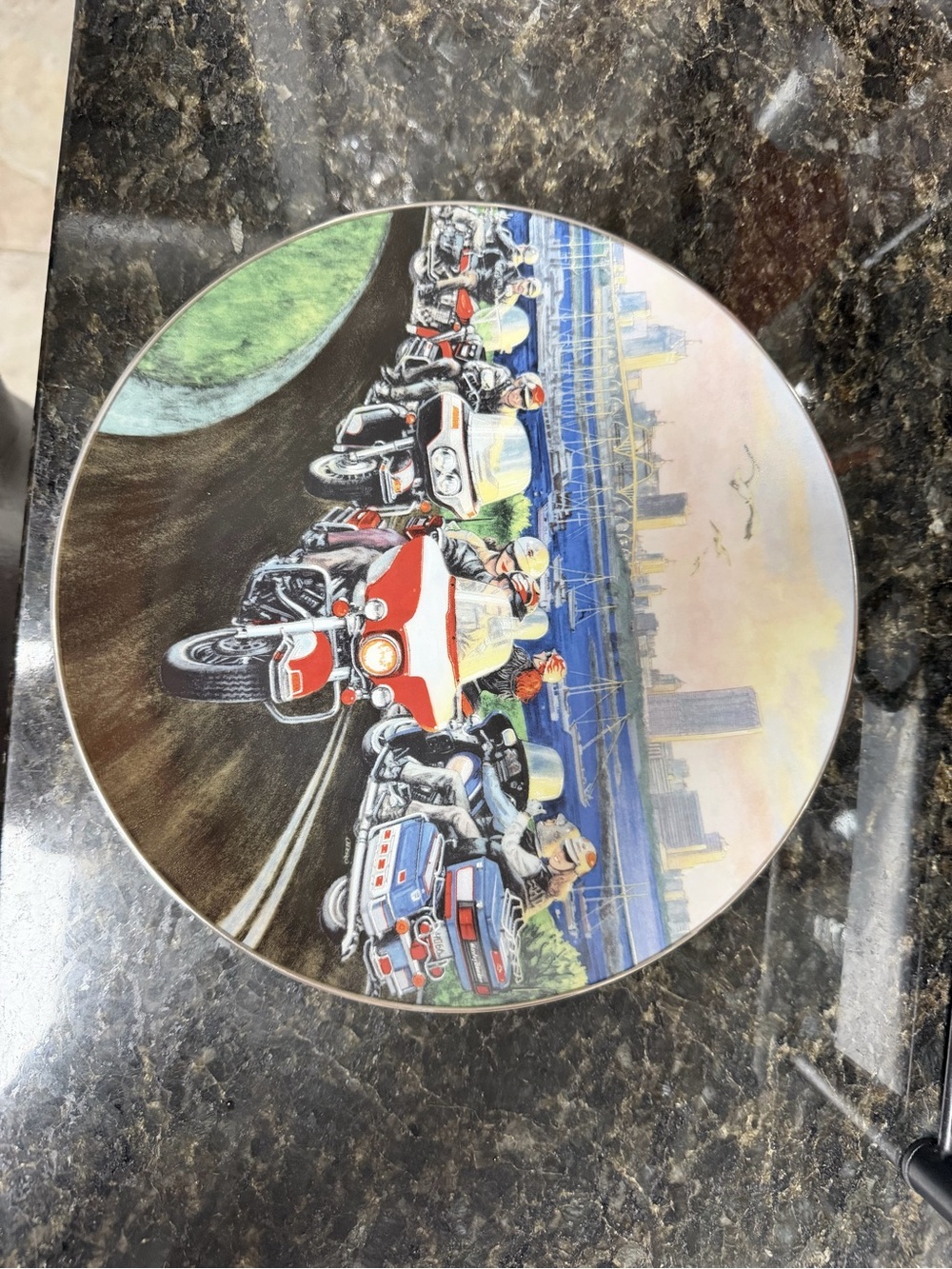 2003 Harley Davidson Milwaukee Skyline Collector Plate MINT